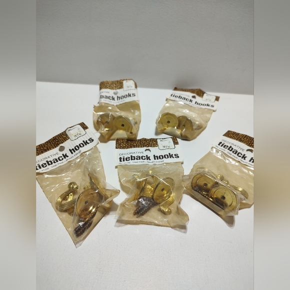 Kenney vintage brass decorative tieback hooks - Picture 2 of 7